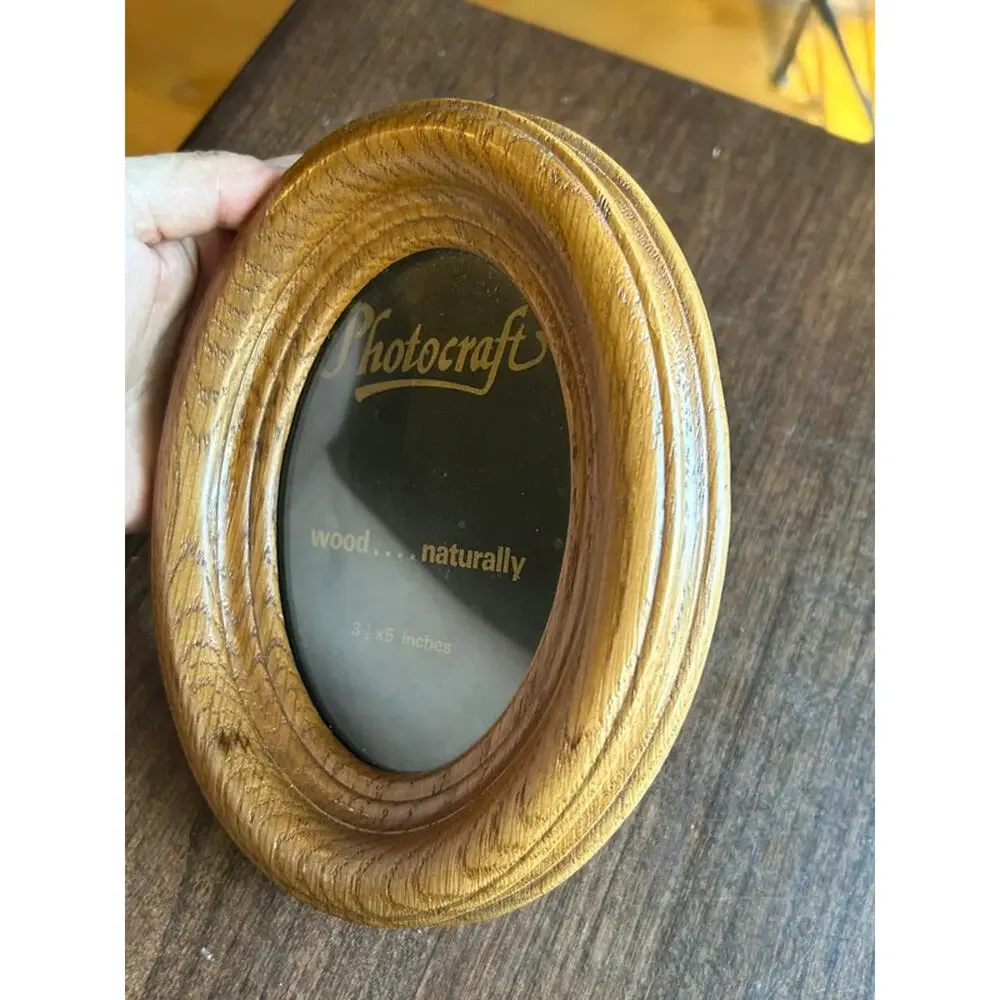 vintage Photocraft natural wood oval picture frame  3.5